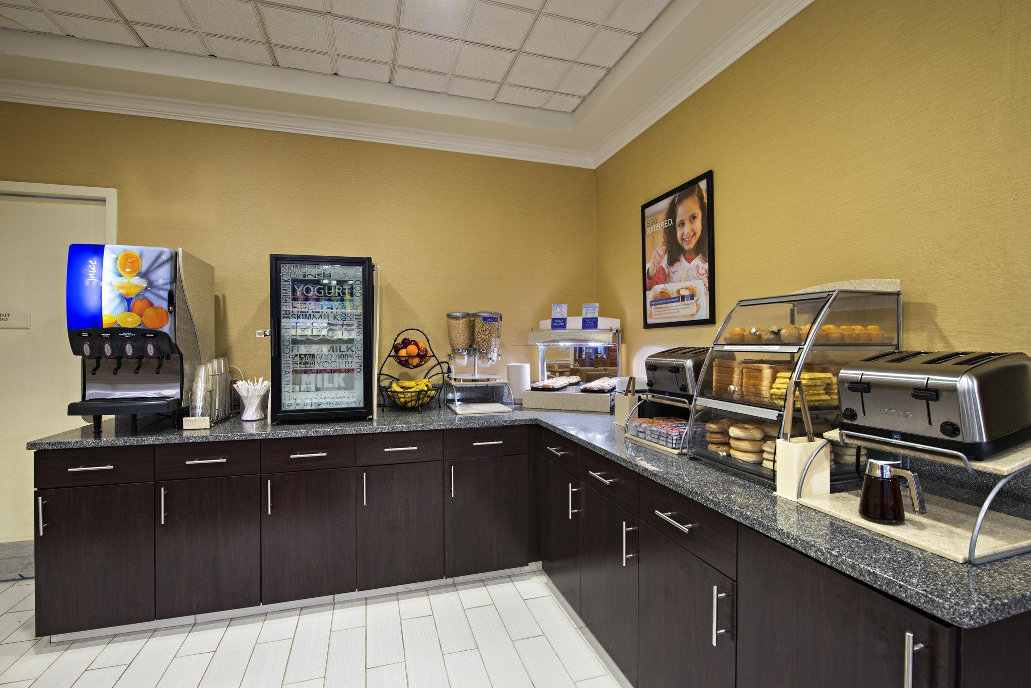 Holiday Inn Express & Suites Boston - Cambridge By Ihg Exterior photo