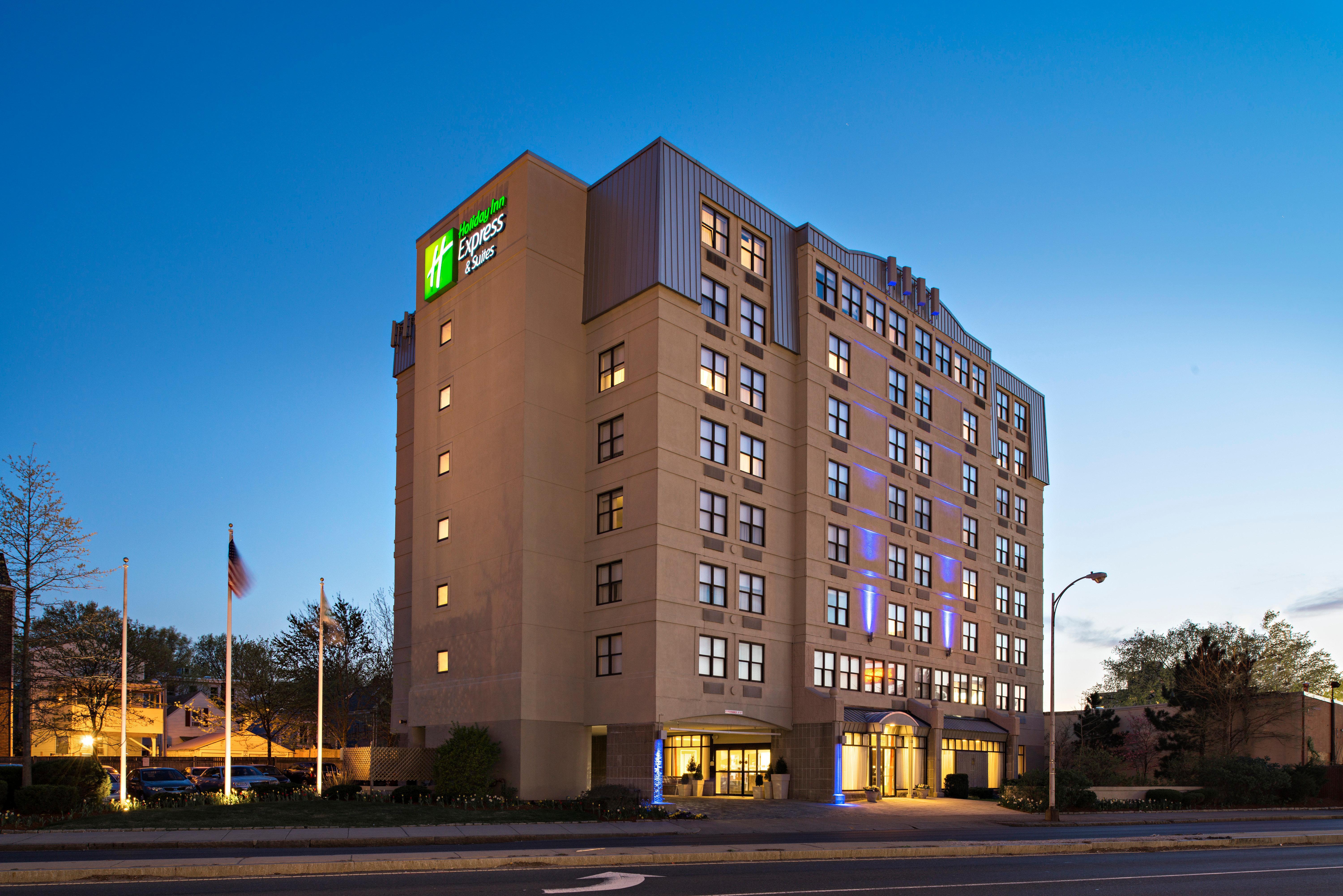 Holiday Inn Express & Suites Boston - Cambridge By Ihg Exterior photo