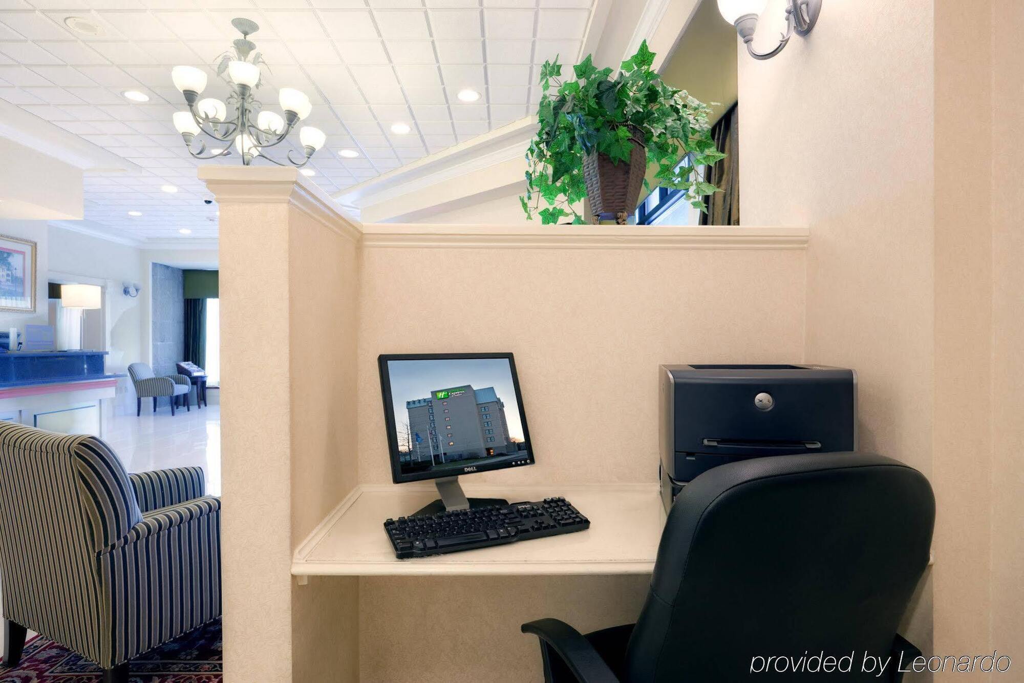 Holiday Inn Express & Suites Boston - Cambridge By Ihg Exterior photo