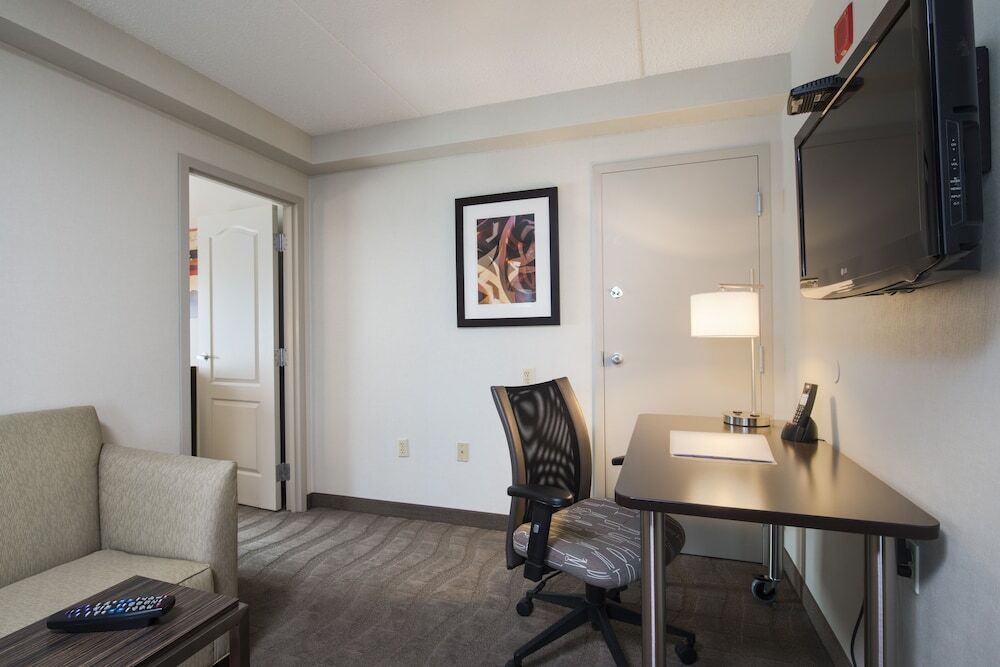 Holiday Inn Express & Suites Boston - Cambridge By Ihg Exterior photo